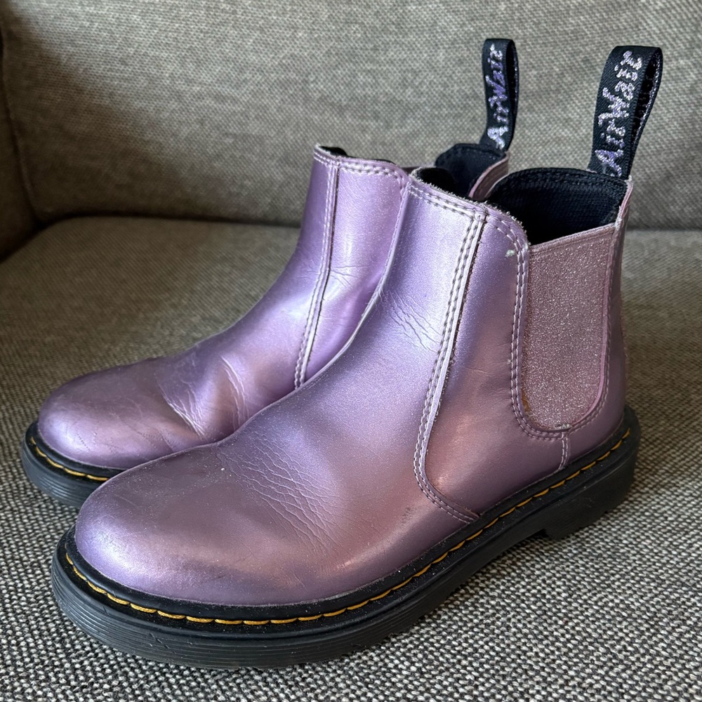 Dr. Marten’s kids Chelsea ankle boot